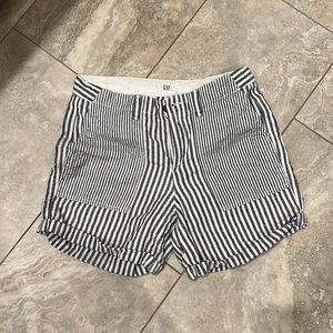 Gap girlfriend chino shorts